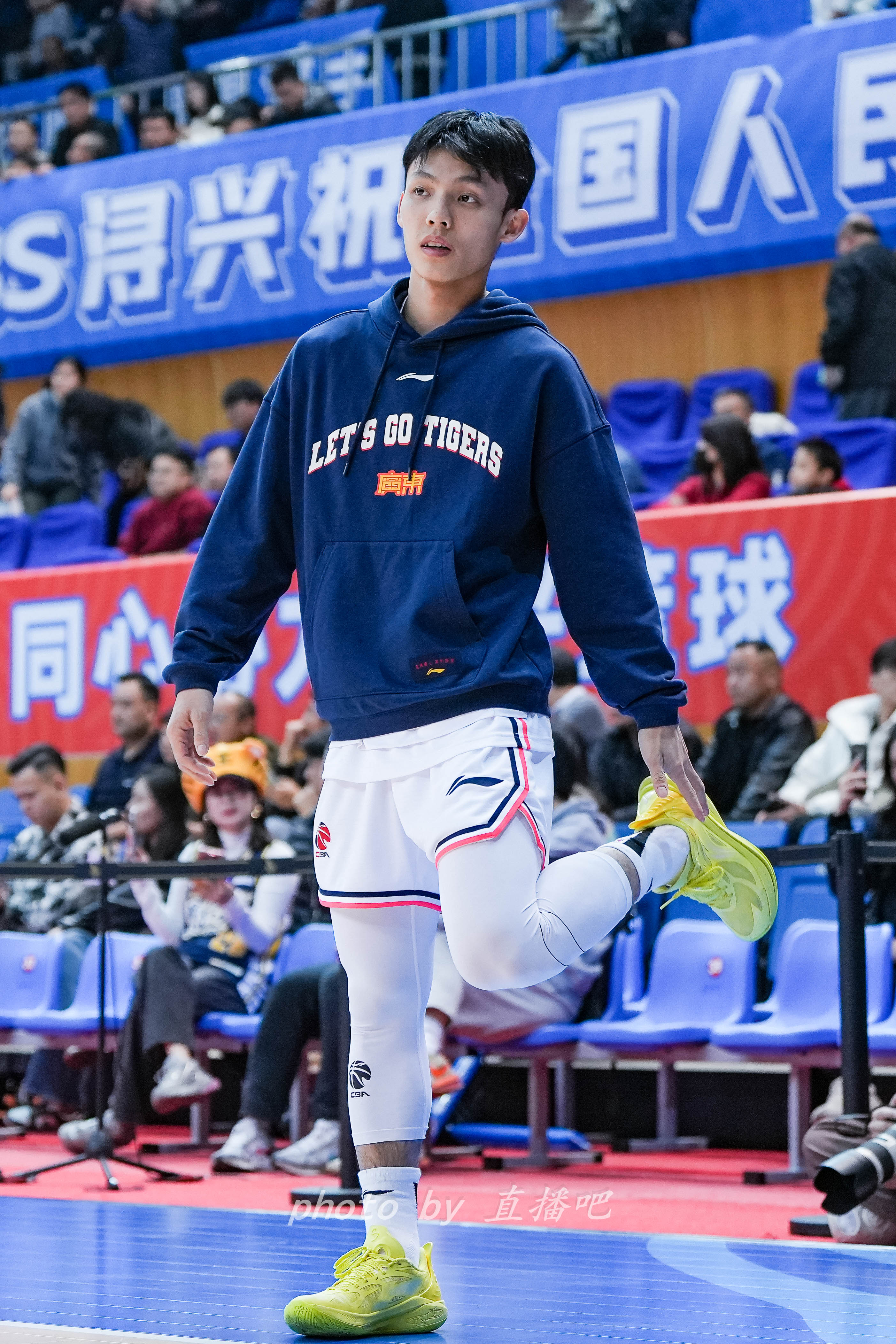  “控球中鋒”！徐杰這身體素質(zhì)有億點(diǎn)東西