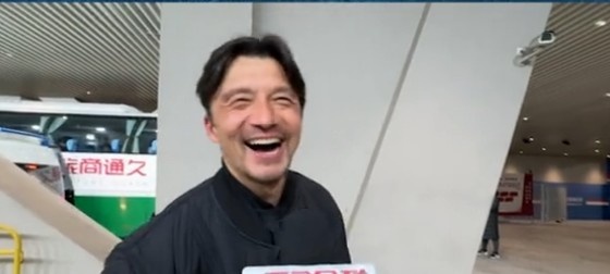  帶孩子和帶球隊(duì)哪個(gè)更累？謝暉笑言：都累，但帶孩子更累
