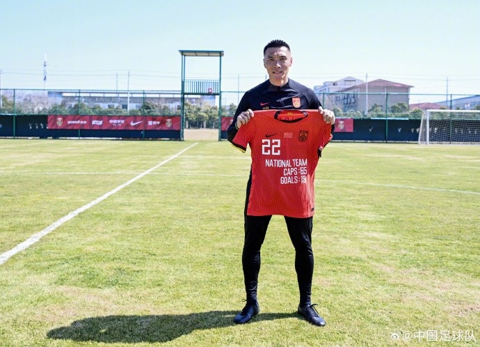 向退役的前國家隊球員于大寶表達(dá)感謝、送上祝福