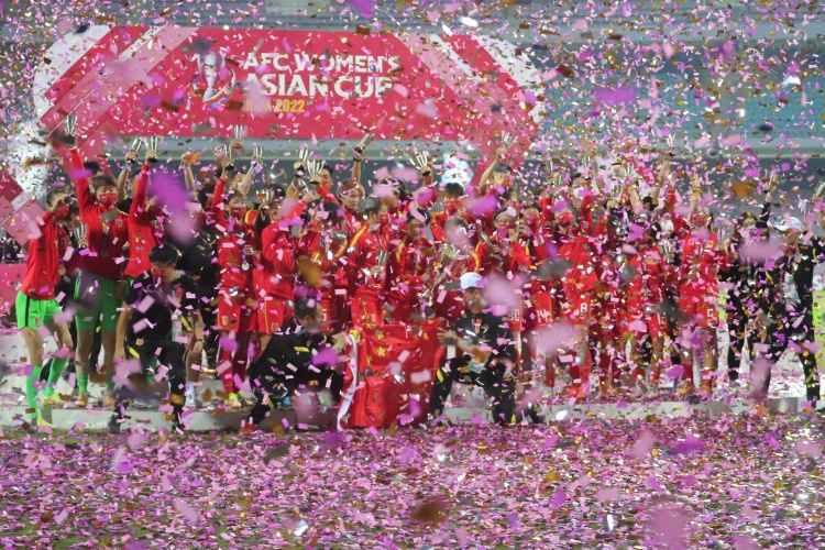 中國(guó)女足亞洲杯奪冠三周年！決賽3-2逆轉(zhuǎn)韓國(guó)，時(shí)隔16年再登頂