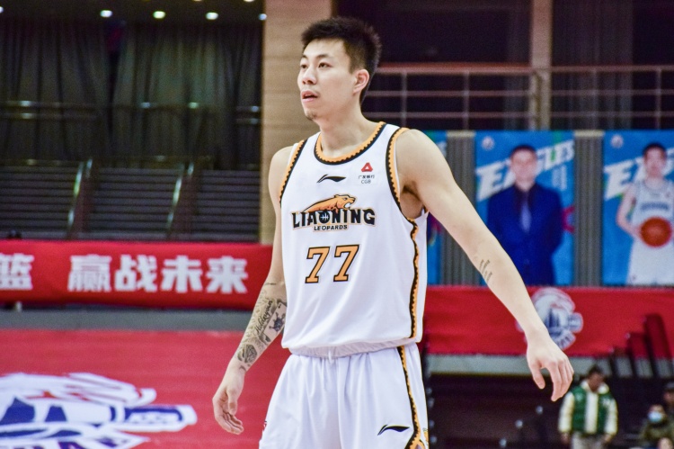  還得再調(diào)整！張鎮(zhèn)麟復(fù)出8中1拿到2分8助出現(xiàn)6失誤 正負值-34最低