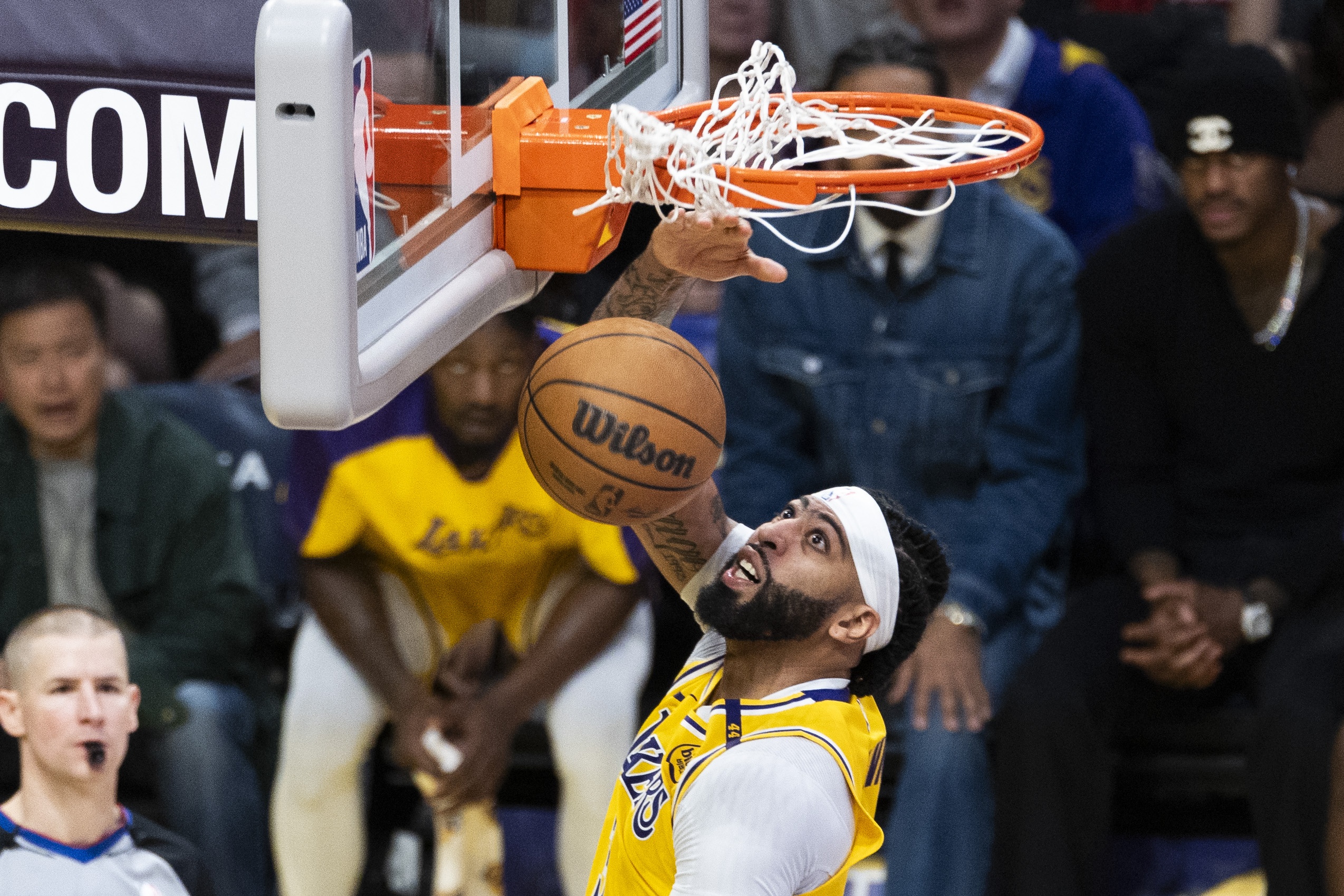  湖記：這是NBA乃至體育史上最重大、最讓人震驚的交易吧